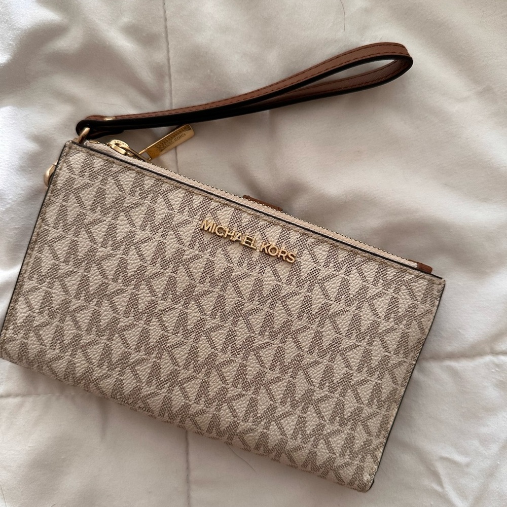 Michael Kors Monogram Smartphone Wristlet